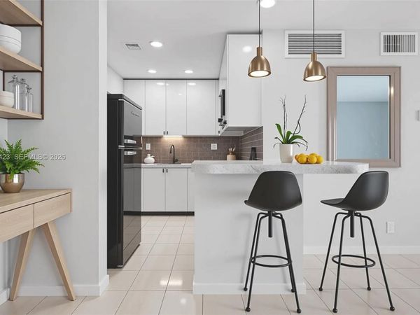 3040 NE 16th Ave, Unit 104, Oakland Park, FL 33334