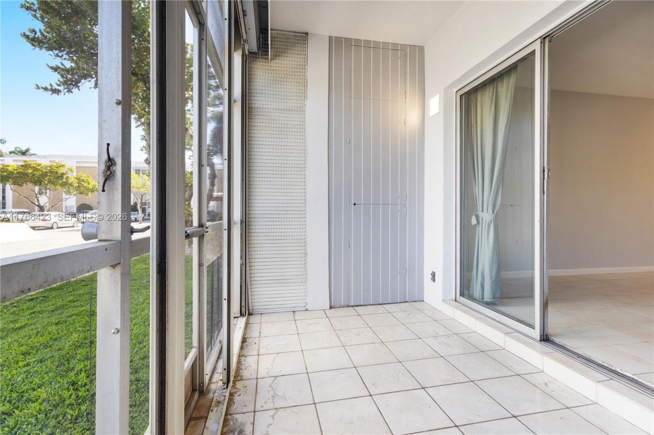 3040 NE 16th Ave, Unit 104, Oakland Park, FL 33334 Photo