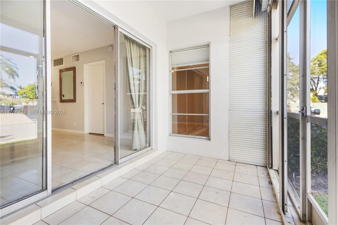 3040 NE 16th Ave, Unit 104, Oakland Park, FL 33334 Photo