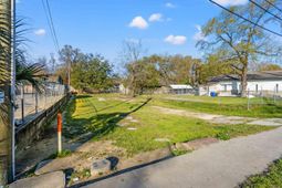 5259 Rivers Avenue photo 4