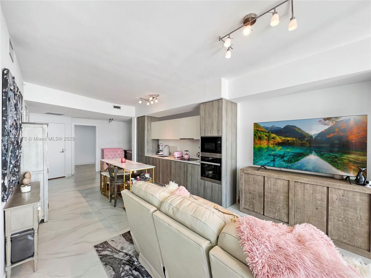 2900 NE 7th Ave, Unit 2008, Miami, FL 33137 Photo