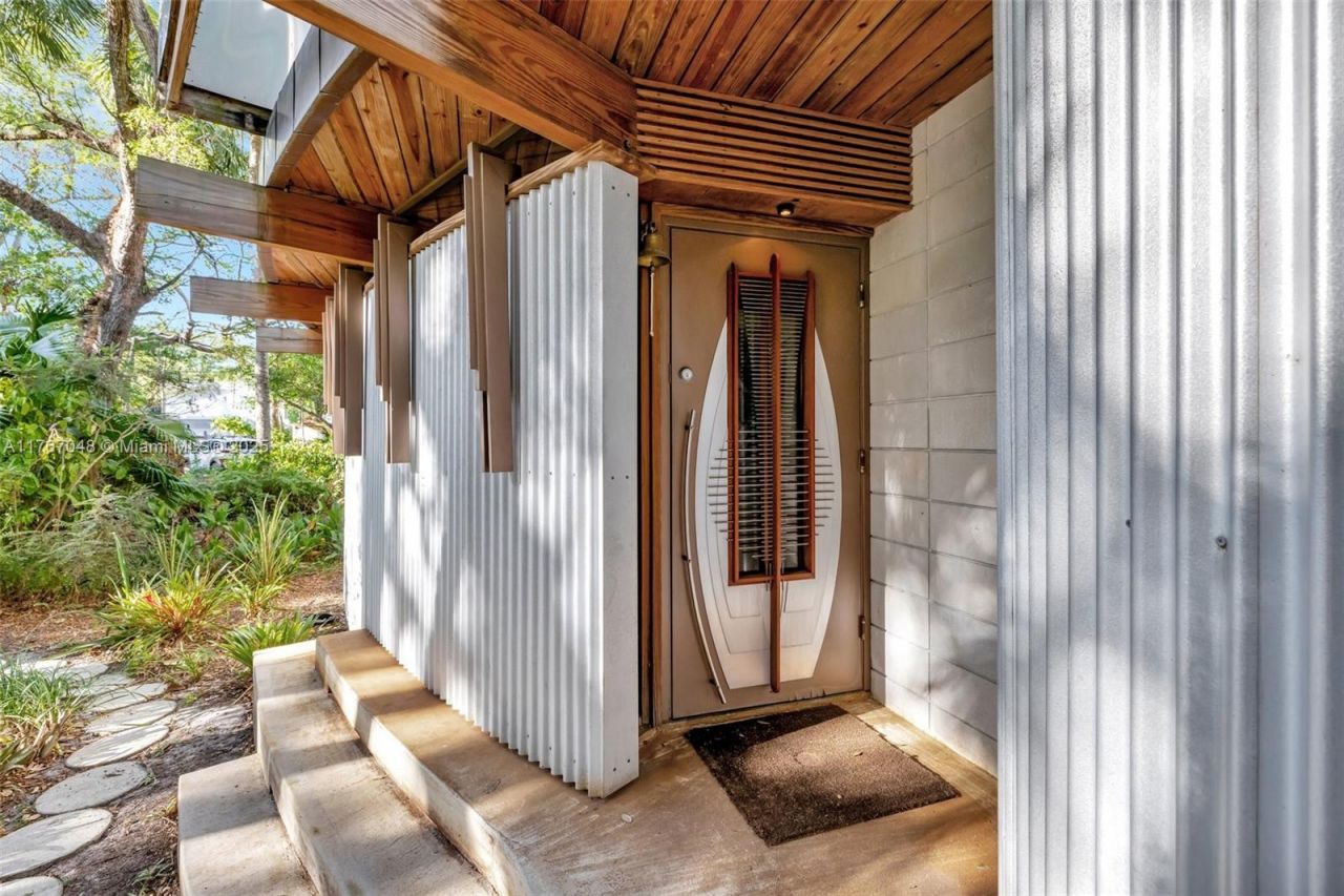 2410 SW 29th Way, Fort Lauderdale, FL 33312 Photo