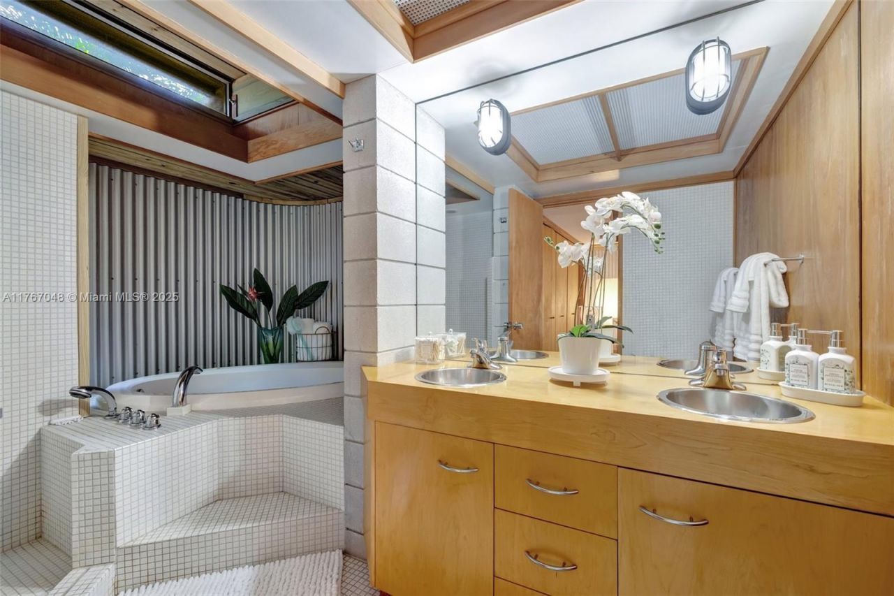 2410 SW 29th Way, Fort Lauderdale, FL 33312 Photo