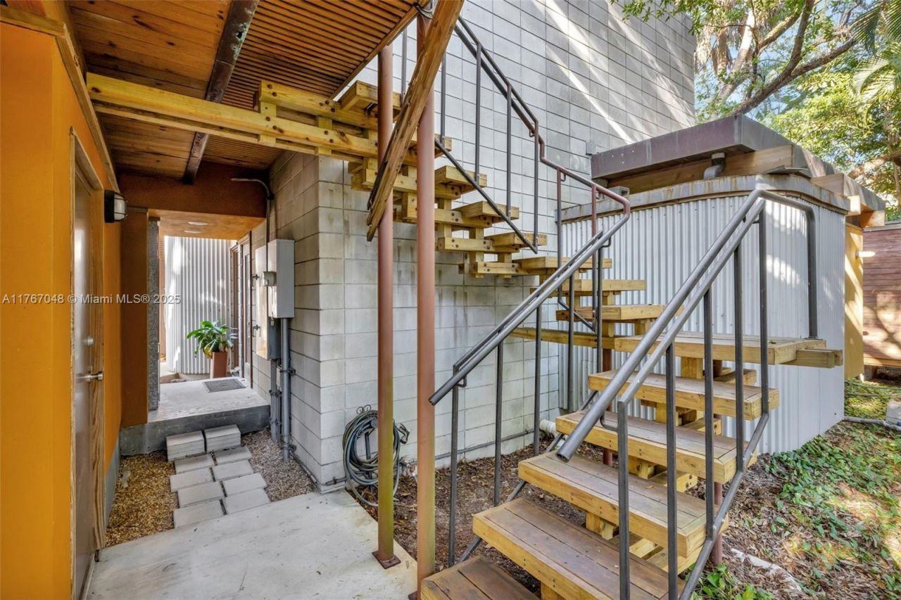 2410 SW 29th Way, Fort Lauderdale, FL 33312 Photo