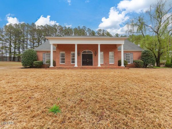 54 Forest Downs Drive, Jackson, TN 38305