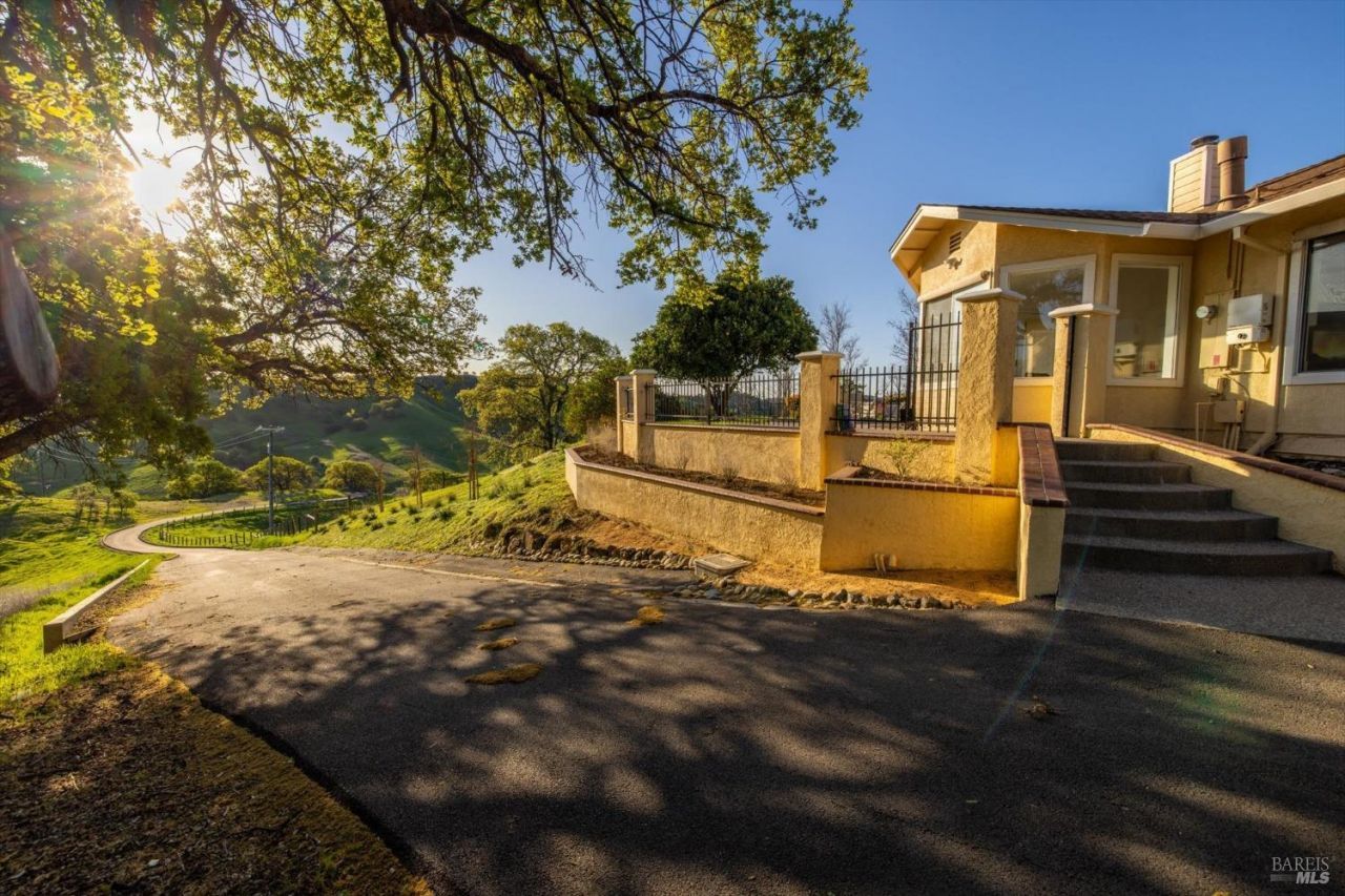 8725 Quail Canyon Road, Vacaville, CA 95688 Main Photo