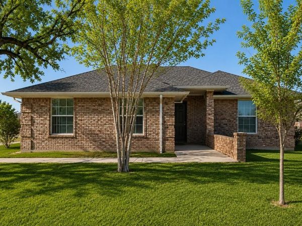 606 W Mulberry Street, Decatur, TX 76234