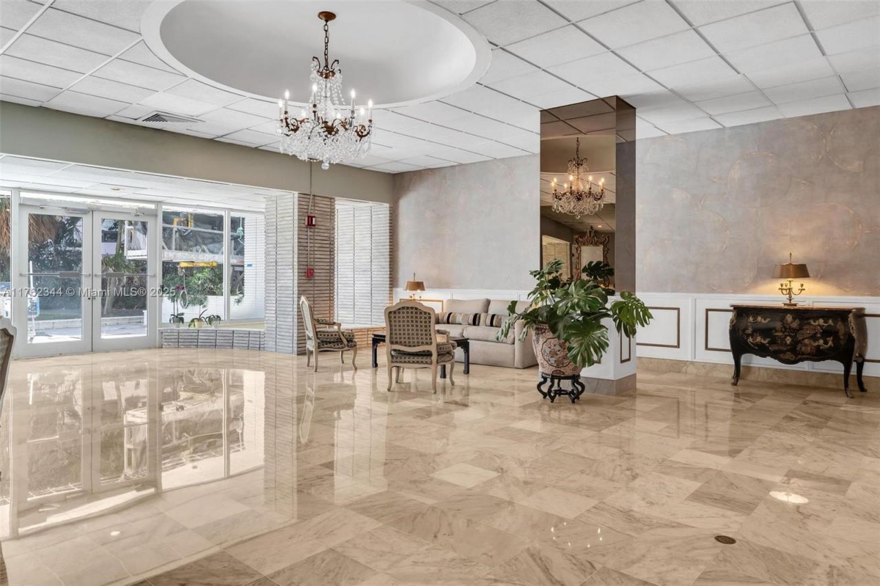 5255 Collins Ave, Unit 9B, Miami Beach, FL 33140 Photo