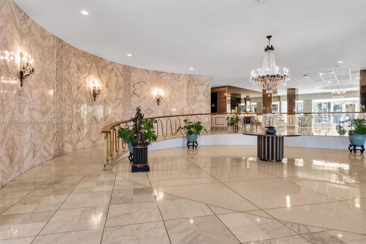 5255 Collins Ave, Unit 9B, Miami Beach, FL 33140 Photo