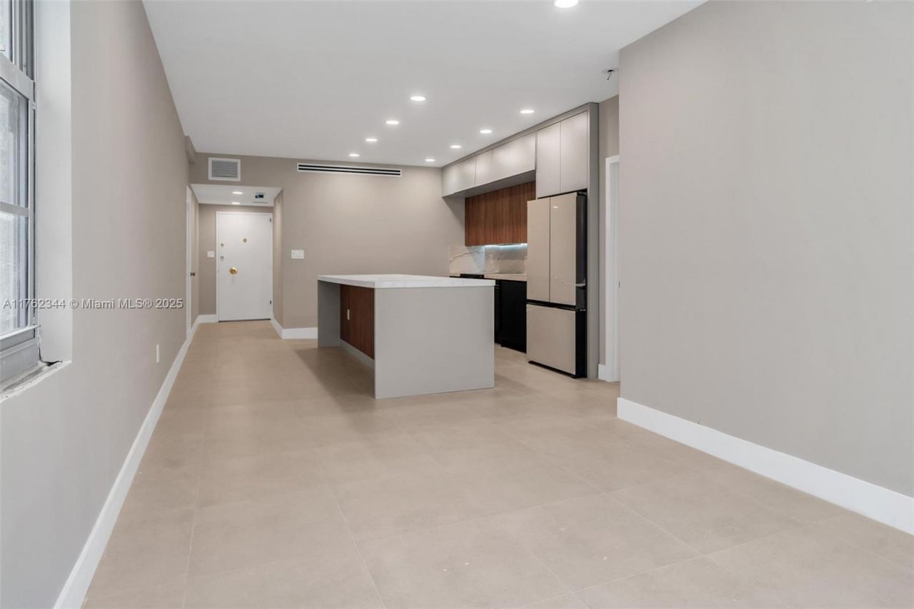 5255 Collins Ave, Unit 9B, Miami Beach, FL 33140 Photo