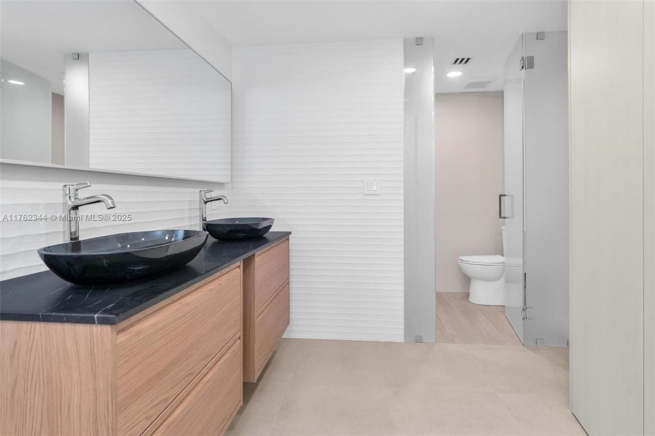 5255 Collins Ave, Unit 9B, Miami Beach, FL 33140 Photo