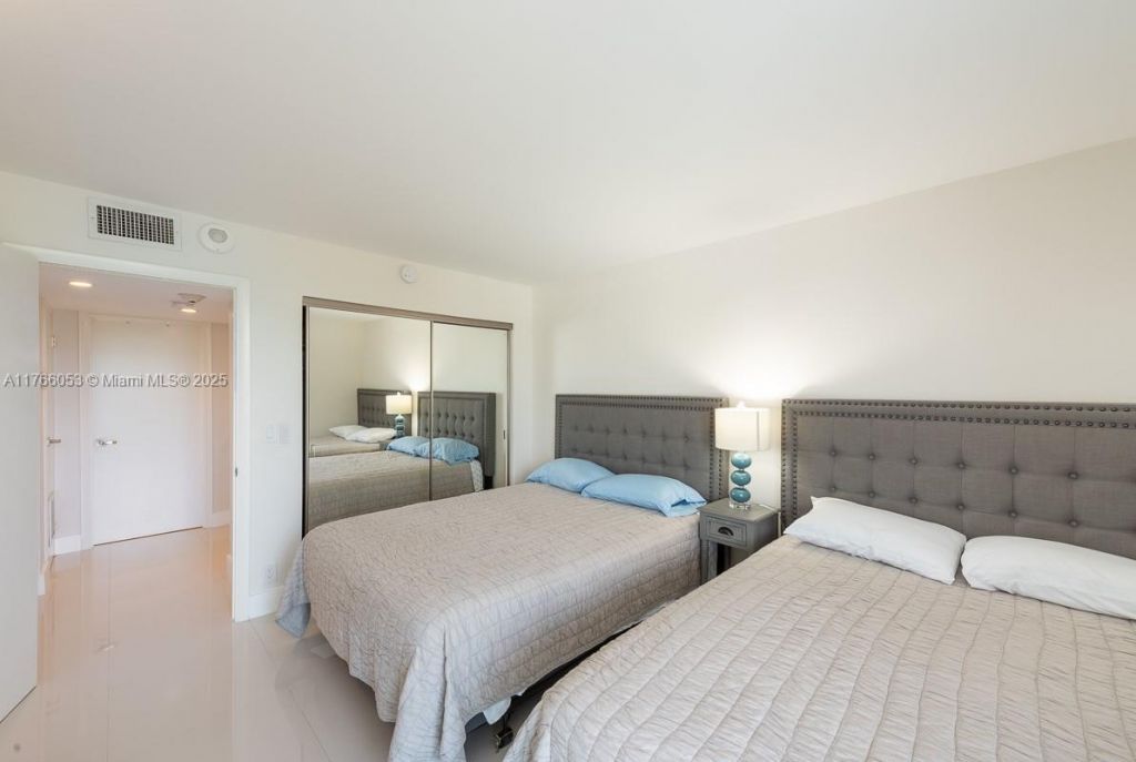 100 NE Bayview Dr, Unit 226, Sunny Isles Beach, FL 33160 Photo