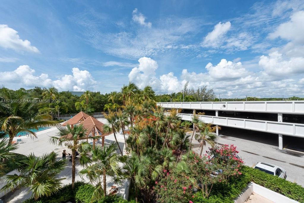 100 NE Bayview Dr, Unit 226, Sunny Isles Beach, FL 33160 Photo