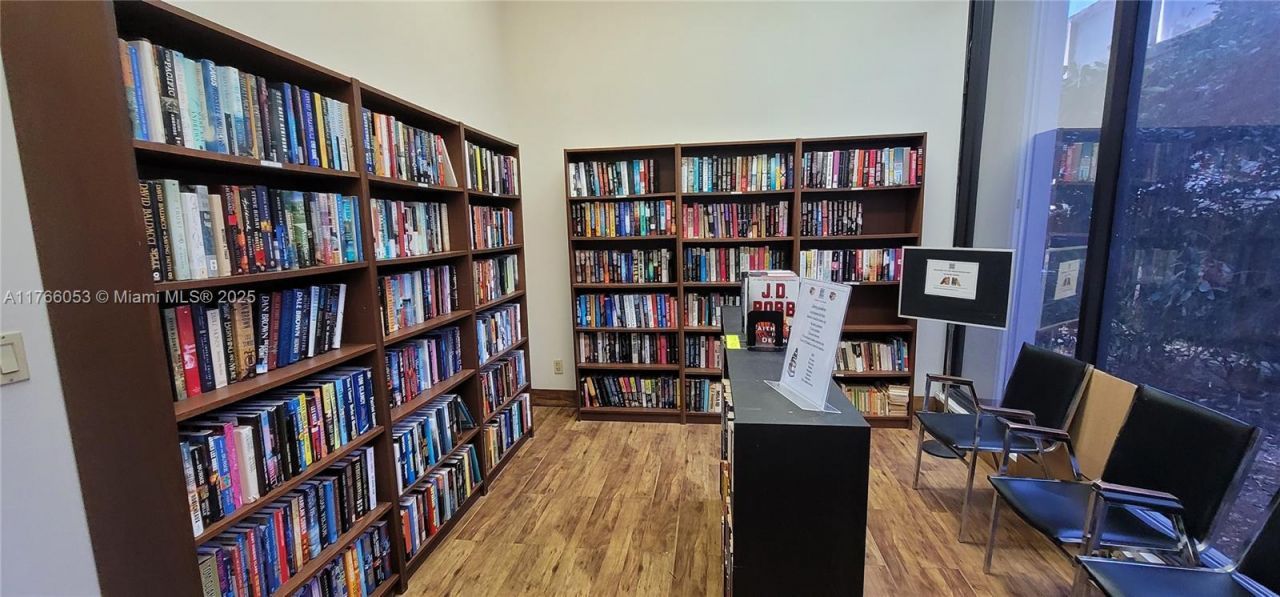 100 NE Bayview Dr, Unit 226, Sunny Isles Beach, FL 33160 Photo