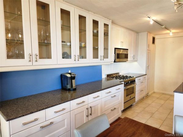 18-15 215th Street, Unit 6 M, Bayside, NY 11360