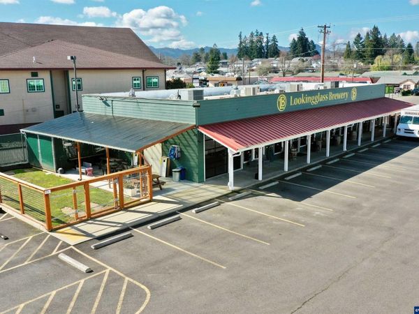 192 SE Main St, Winston, OR 97496