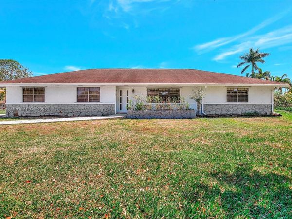 2940 SW 156th Ave, Davie, FL 33331