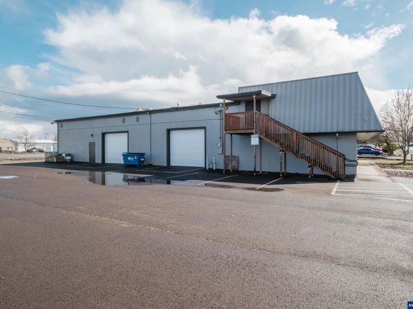1131 S Commercial Wy, Albany, OR 97322