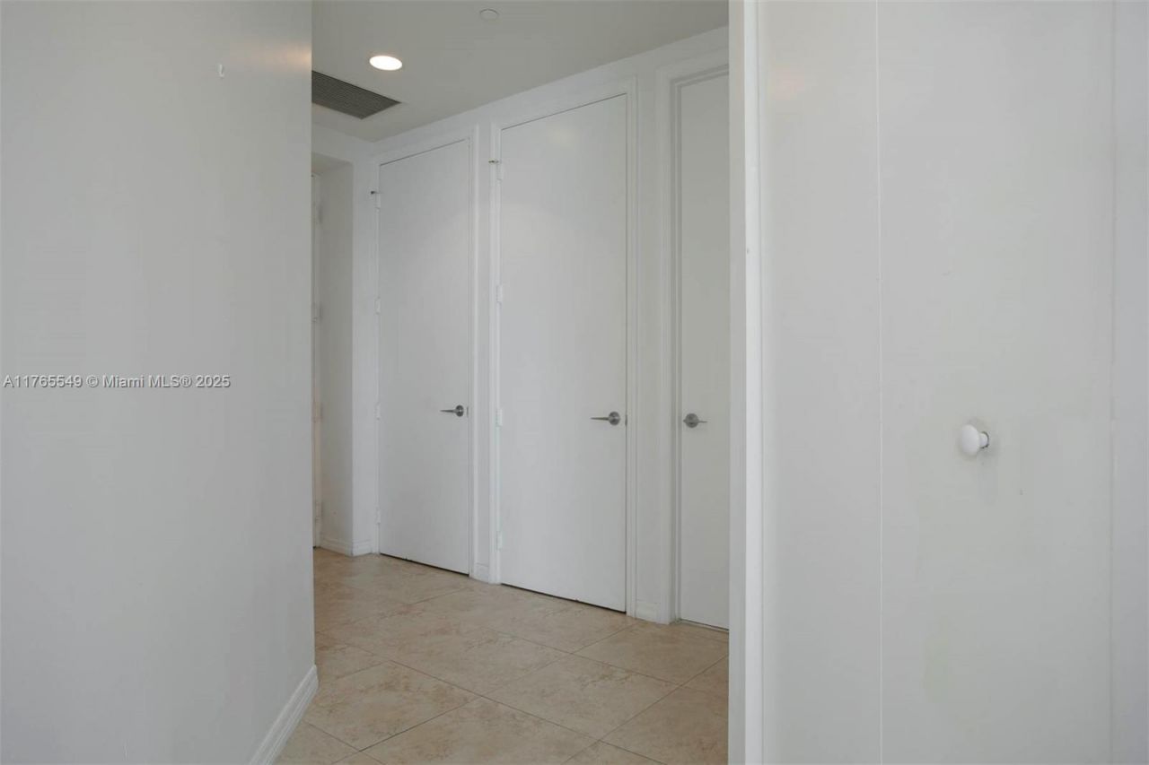 55 SE 6th St, Unit 4110, Miami, FL 33131 Photo