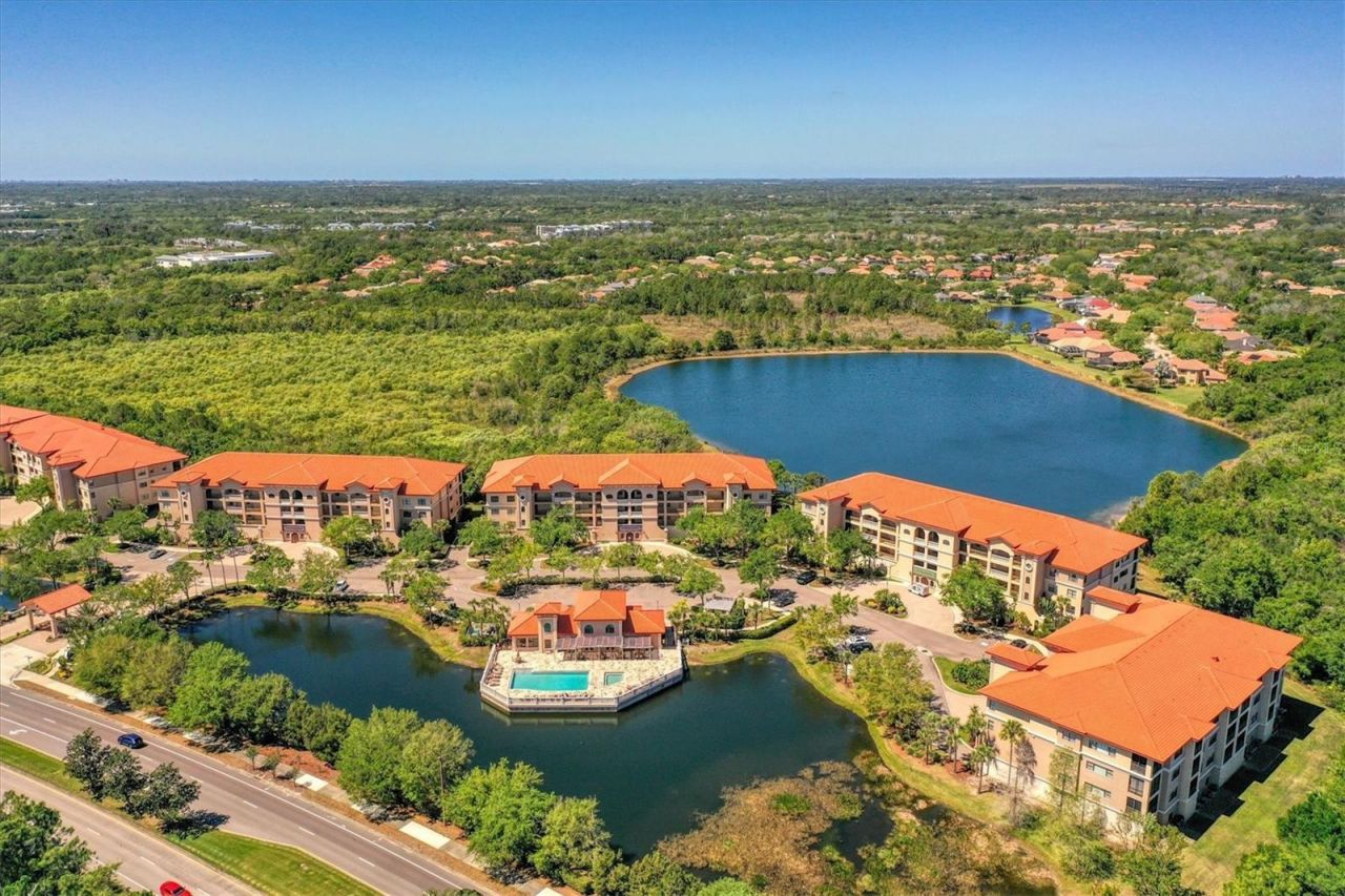 7710 Lake Vista Court, Unit 205, Lakewood Ranch, FL 34202 Photo