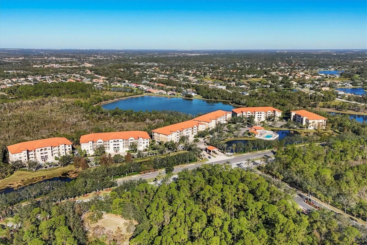 7710 Lake Vista Court, Unit 205, Lakewood Ranch, FL 34202 Photo