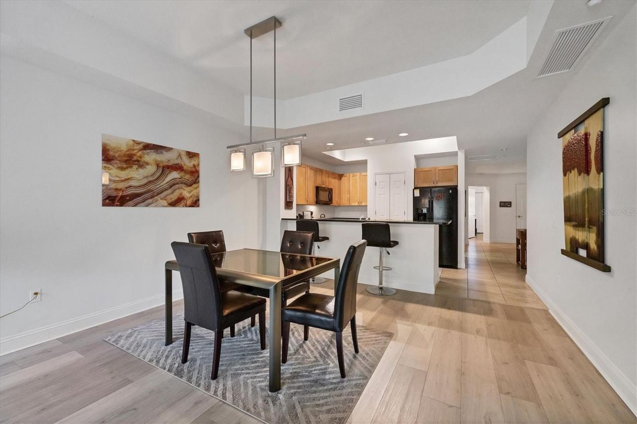 7710 Lake Vista Court, Unit 205, Lakewood Ranch, FL 34202 Photo