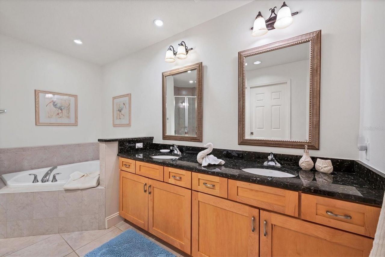 7710 Lake Vista Court, Unit 205, Lakewood Ranch, FL 34202 Photo