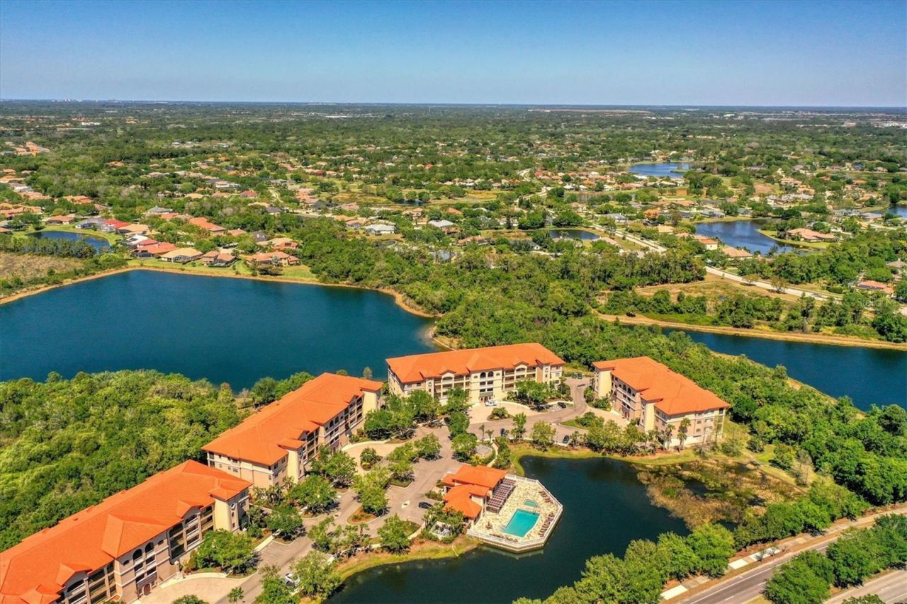 7710 Lake Vista Court, Unit 205, Lakewood Ranch, FL 34202 Photo