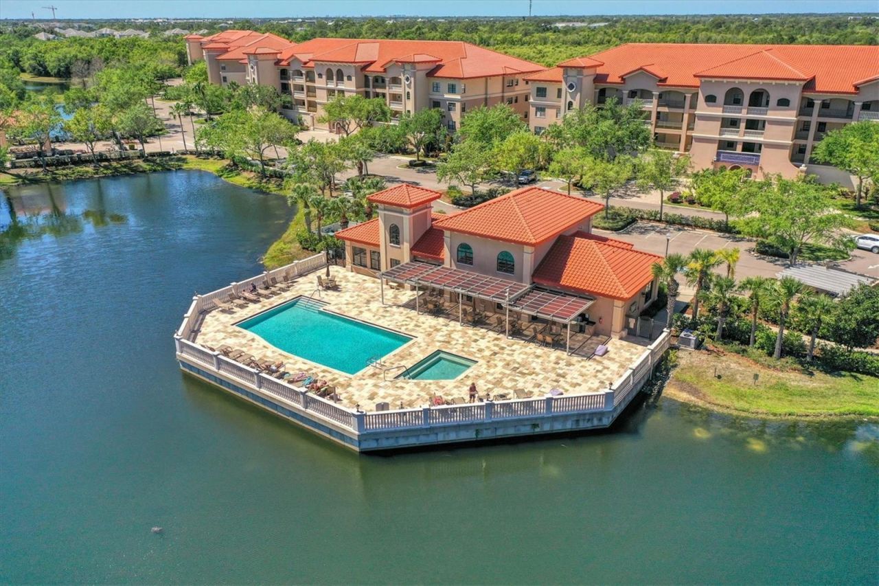 7710 Lake Vista Court, Unit 205, Lakewood Ranch, FL 34202 Photo