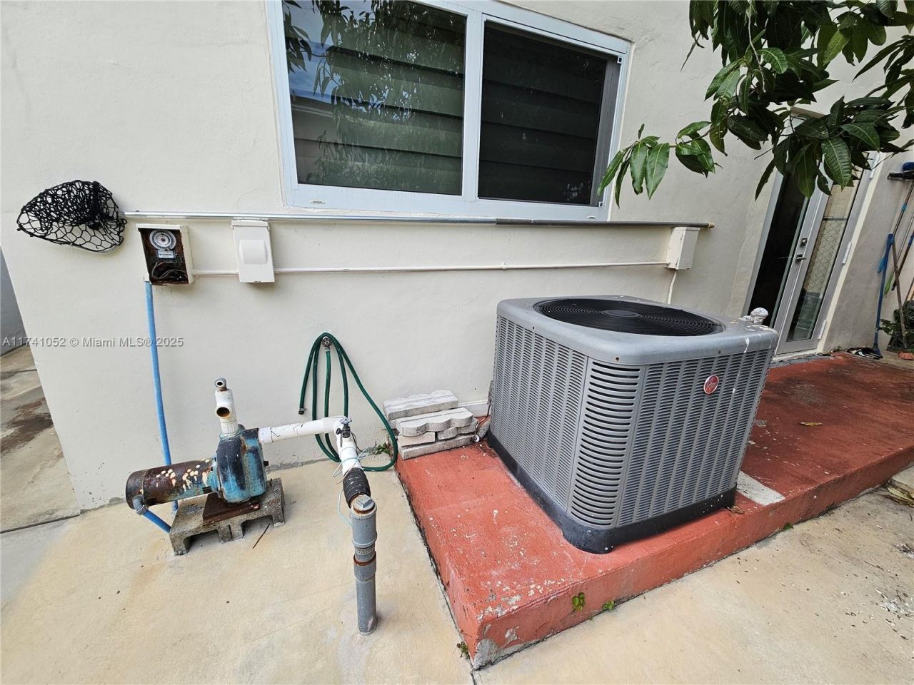Please Call For Address, Hialeah, FL 33012 Photo