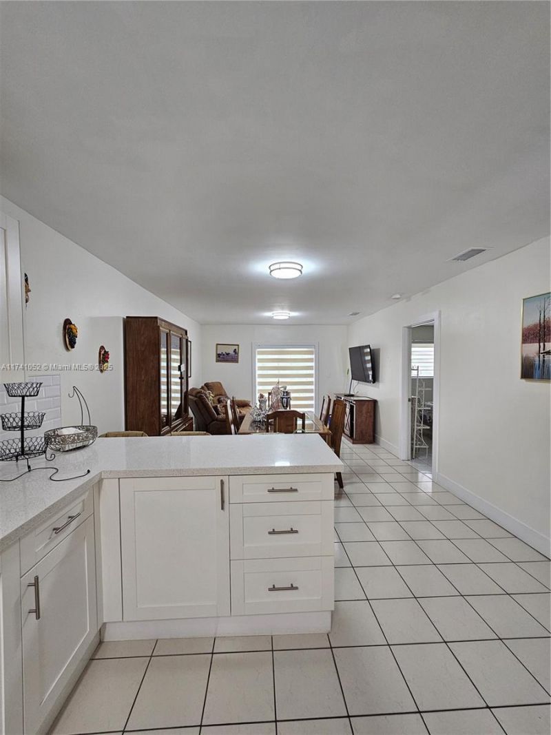 Please Call For Address, Hialeah, FL 33012 Photo