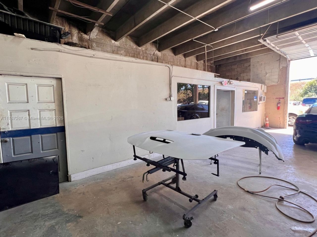 Body Shop Business For Sale, Hialeah, FL 33014 Photo