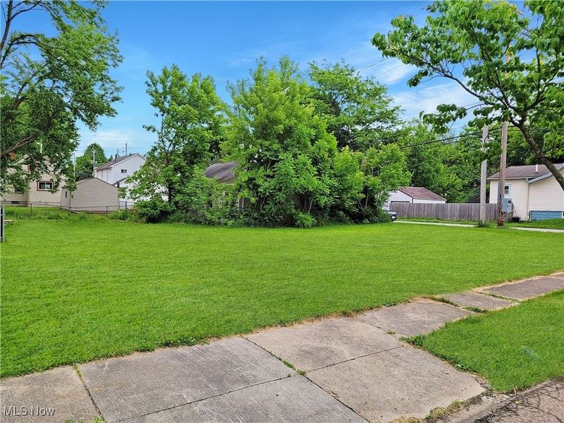 1091 Pitkin Avenue, Akron, OH 44310 Photo 3