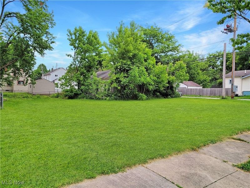 1091 Pitkin Avenue, Akron, OH 44310 Photo 4