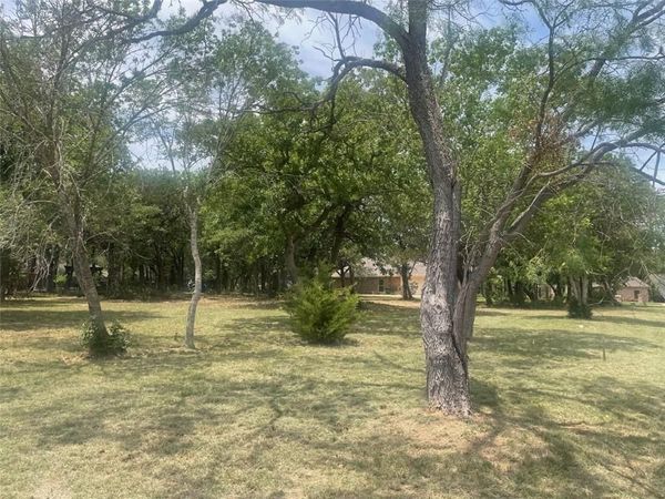 1027 Dominion Oaks Drive, China Spring, TX 76633