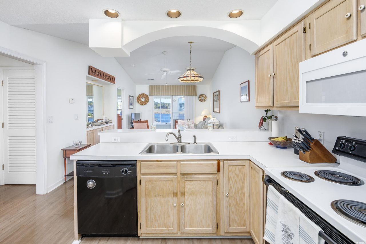 4616 Greenbriar Dr. Photo 10