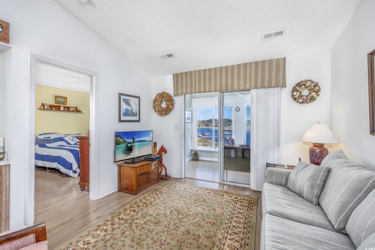 4616 Greenbriar Dr. Photo 6