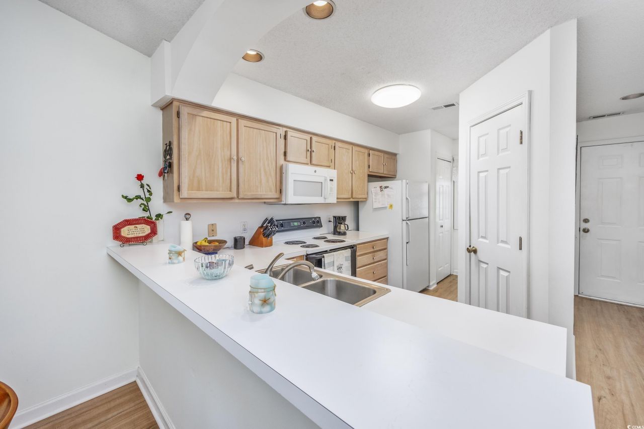 4616 Greenbriar Dr. Photo 9