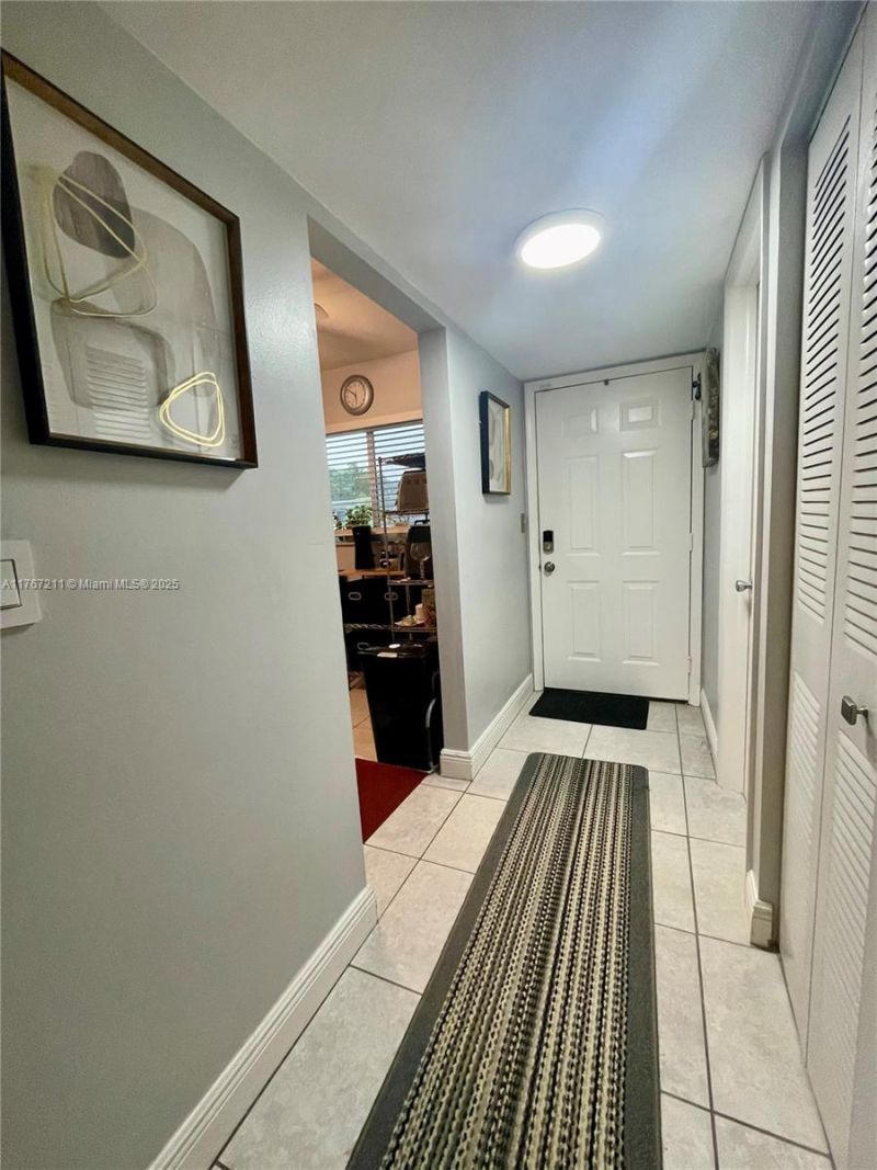 5945 Del Lago Cir, Unit 307, Sunrise, FL 33313 Photo