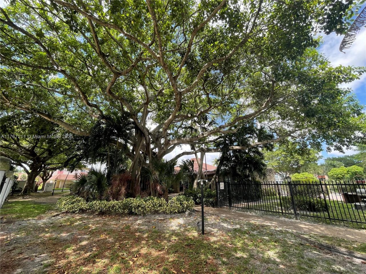 5945 Del Lago Cir, Unit 307, Sunrise, FL 33313 Photo