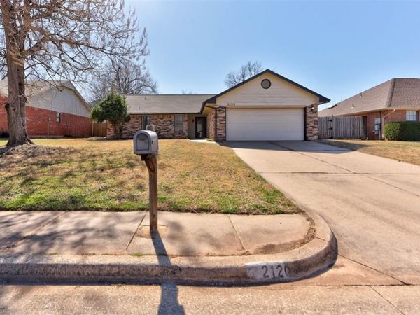 2120 Castle Rock Divide, Edmond, OK 73003