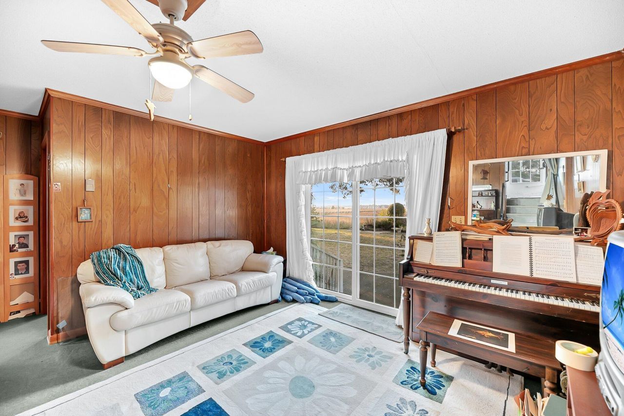 702 E Erie Avenue Photo 32