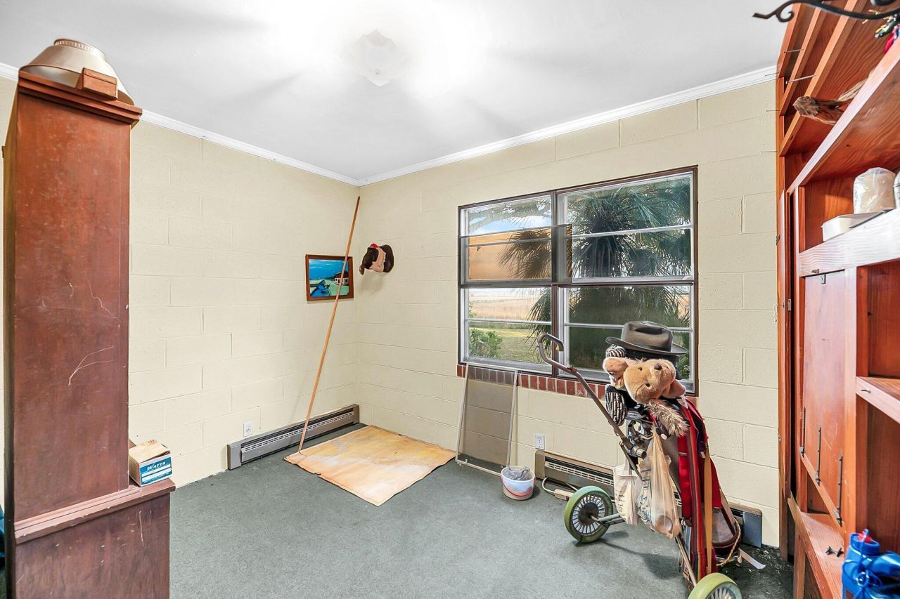 702 E Erie Avenue Photo 37