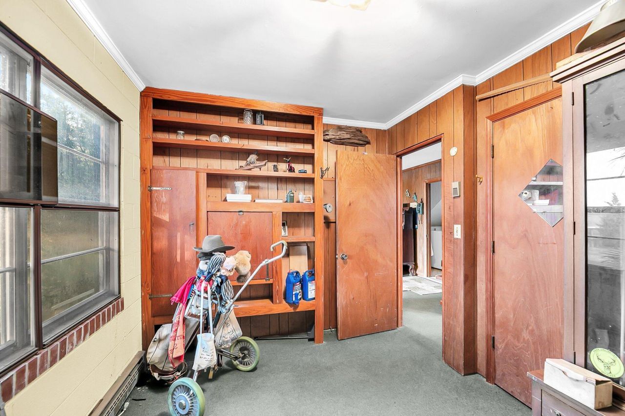 702 E Erie Avenue Photo 38