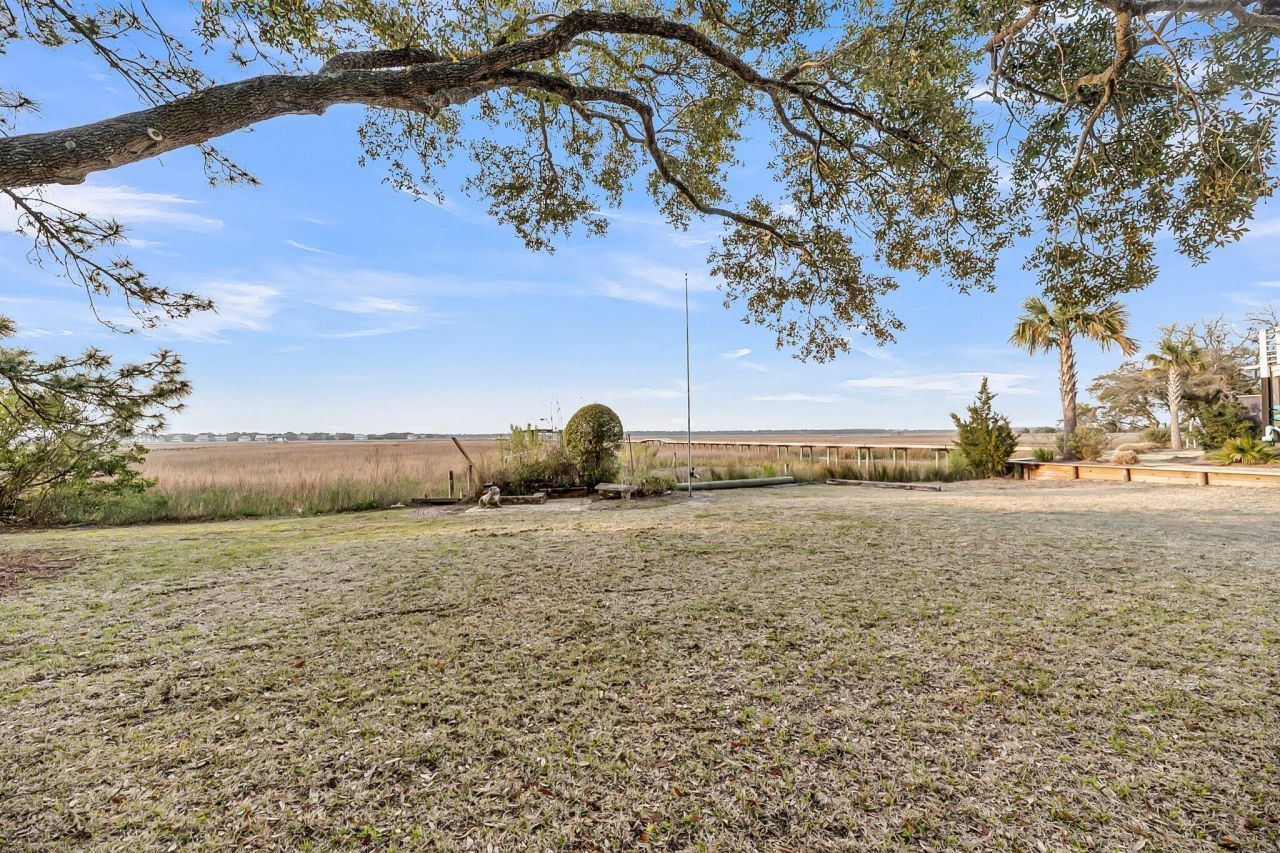 702 E Erie Avenue Photo 8