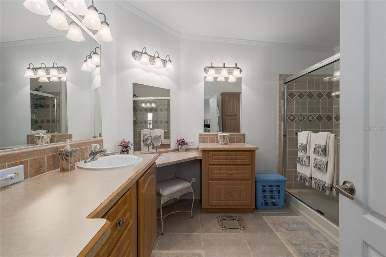 8424 Regal Way, Palmetto, FL 34221 Photo