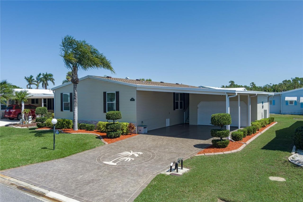 8424 Regal Way, Palmetto, FL 34221 Photo