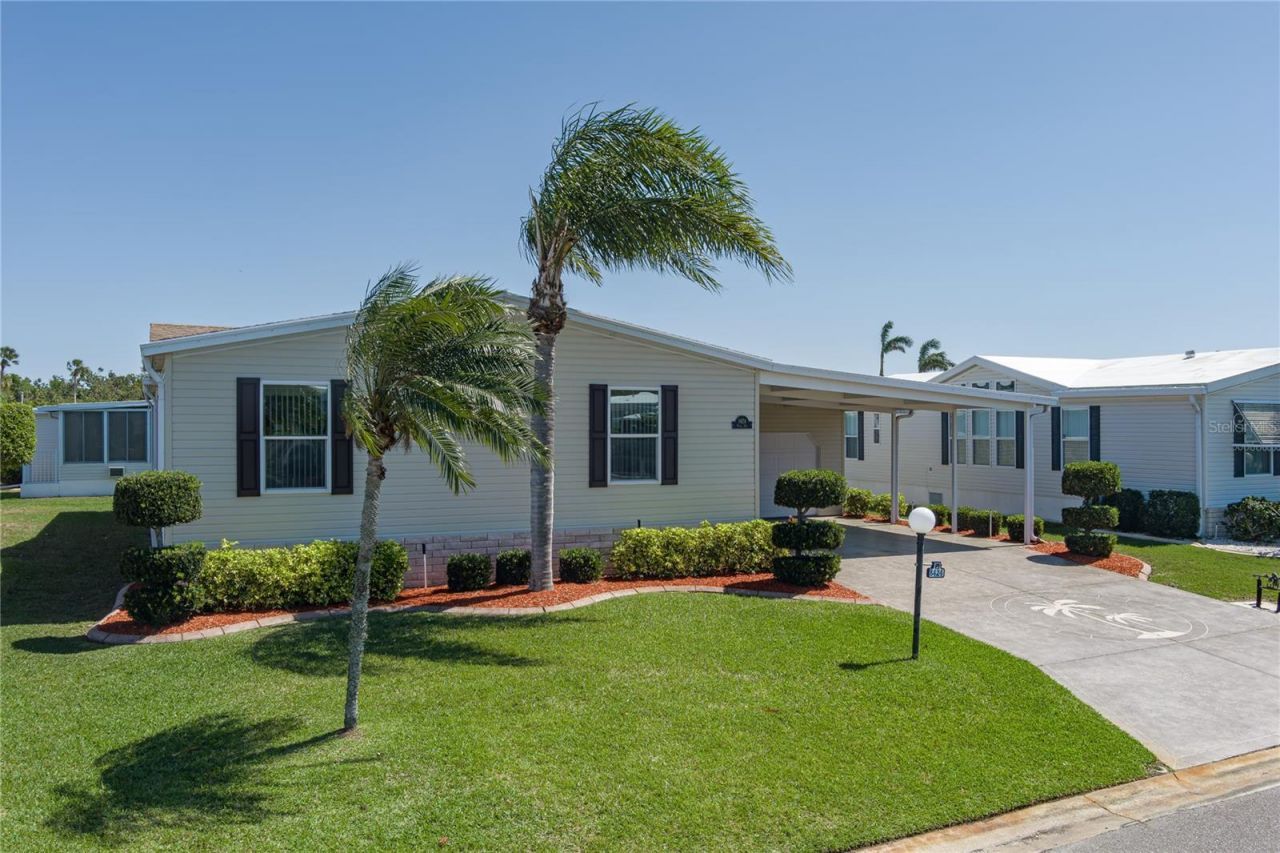 8424 Regal Way, Palmetto, FL 34221 Photo