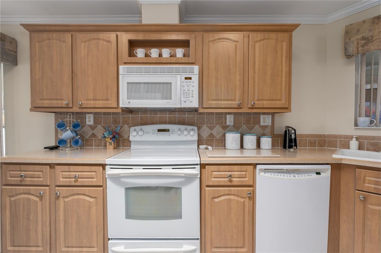 8424 Regal Way, Palmetto, FL 34221 Photo