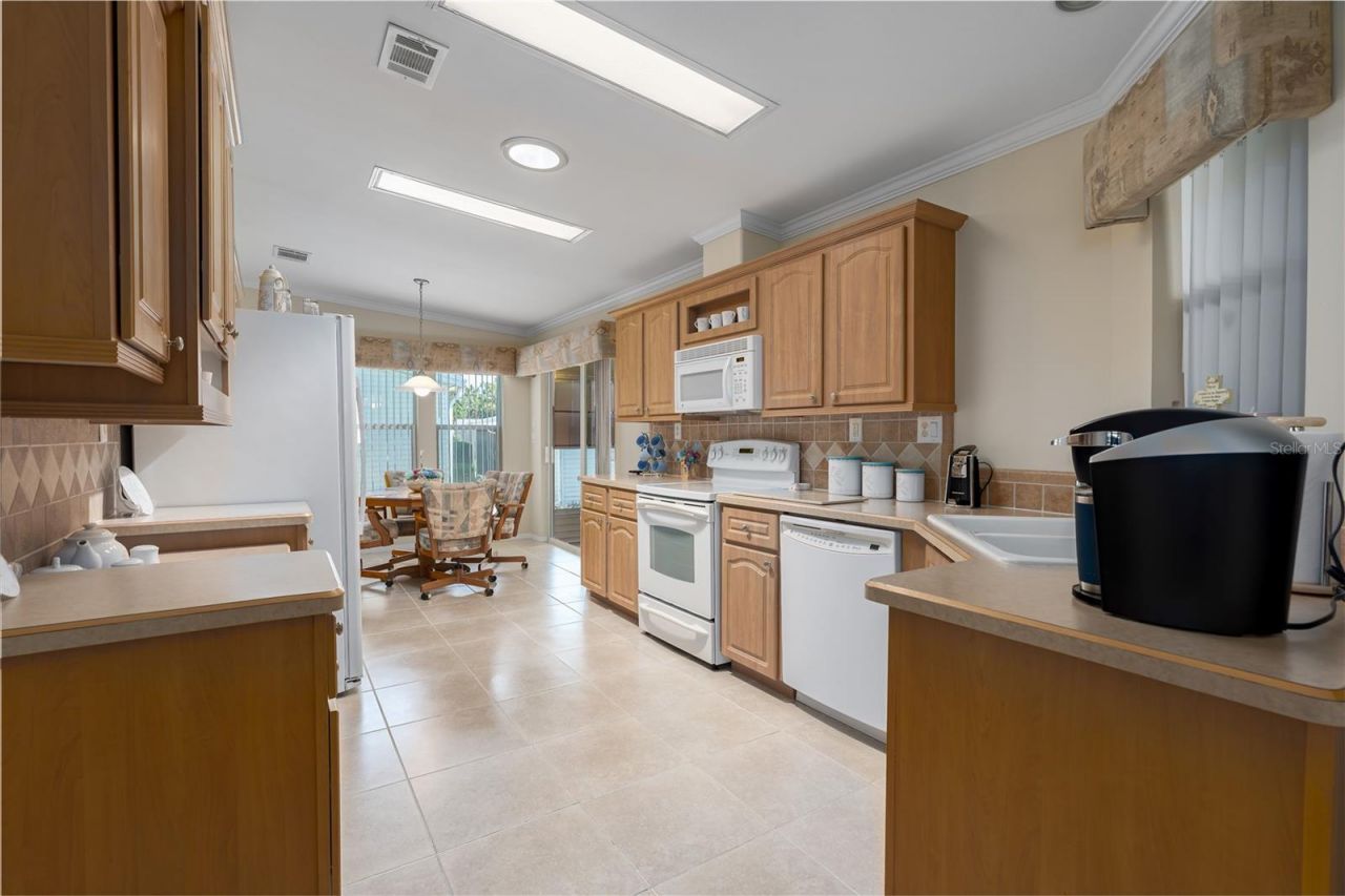 8424 Regal Way, Palmetto, FL 34221 Photo